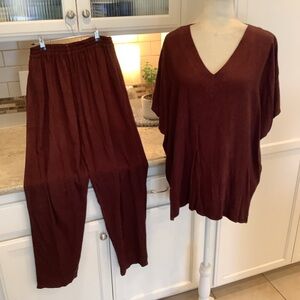 Tienda Ho Burgundy V-Neck Top and Pants Lounge Set